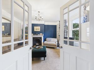 Sitting room- click for photo gallery